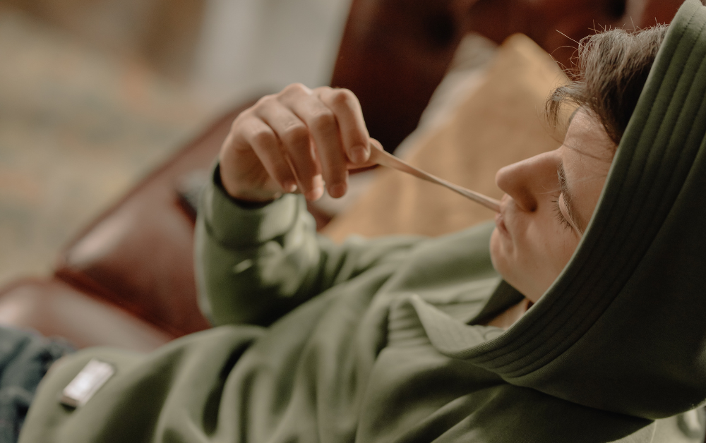 Kaugummi vom Sofa entfernen<span> – Die besten Methoden für jeden Sofabezug</span>