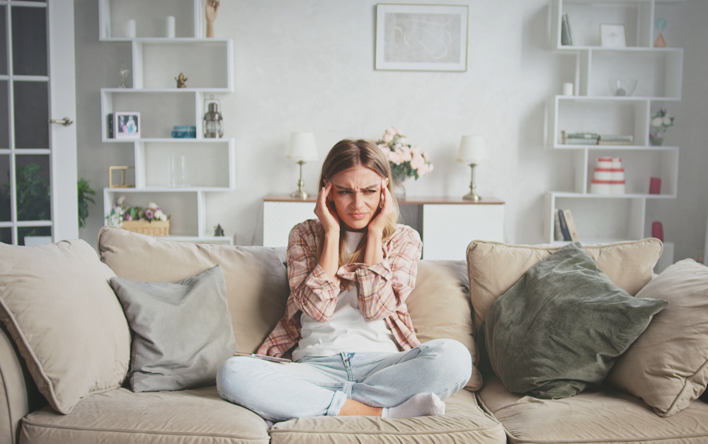 Quietschendes Sofa: Ursachen, Lösungen & Vorbeugung